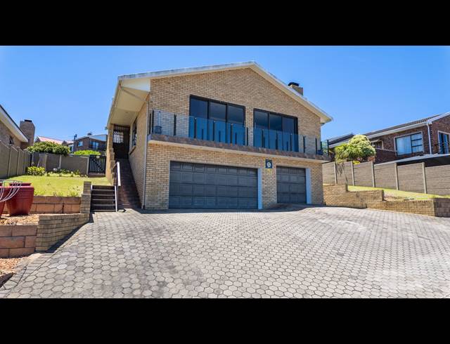 5 BEDROOM HOUSE FOR SALE IN DANA BAY